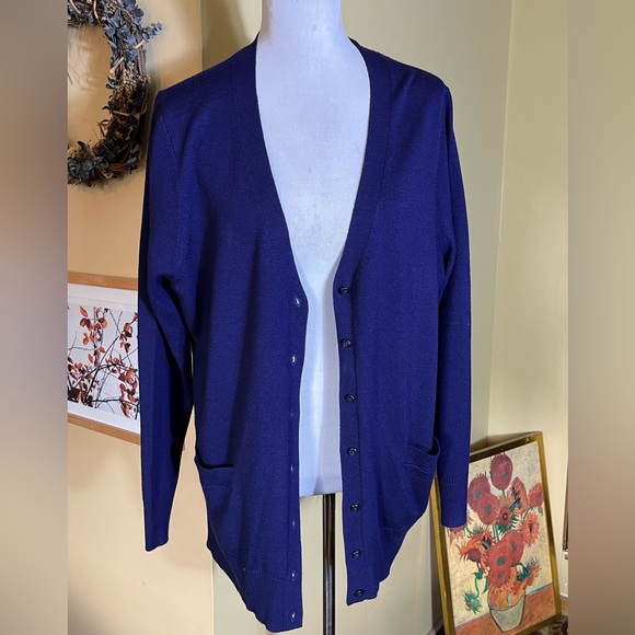 Vtg LORD & TAYLOR Size Medium Longline Cardigan Navy Blue Luxe Merino Wool NWT - Picture 2 of 15
